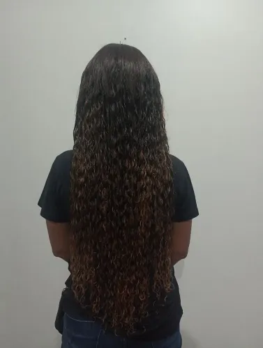 Aplicação de mega hair