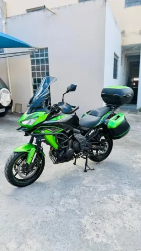 Kawasaki Versys 650 Tourer - Completa com 3 baús