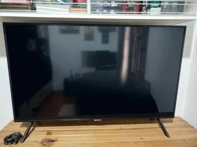 Smart TV Samsung 49" 4K (UN49NU7100) - Para Peças ou Conserto