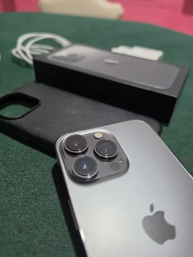 Iphone 13 PRO em excelente condição com carregador e fone originais e capa caudabe