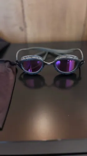 Óculos de Natação Zoggs Predator Lente Titanium Roxa