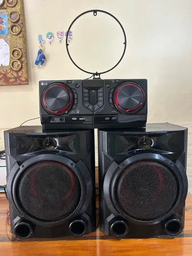VENDO SOM LG COM DUAS CAIXAS 