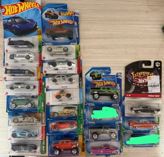 Coleção hot Wheels aproximadamente 190