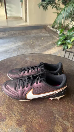 Chuteira Nike Tiempo Legend 9 Club Campo