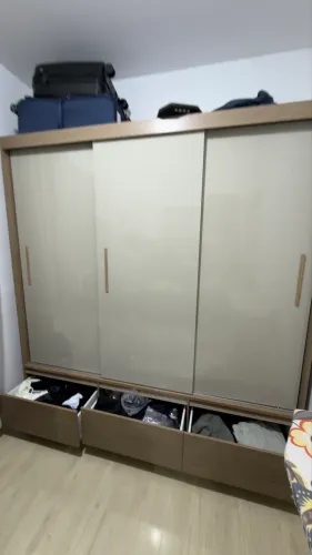 Guarda roupa 3 portas novo 