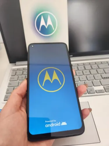 Moto G8 Power<br>Com 64GB de armazenamento e 4GB de RAM