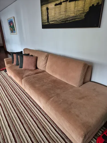 Sofá de estar da líder em couro invertido