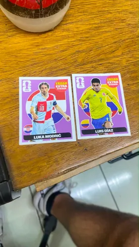 Figurinha legende/ extra Luís Diaz e modric