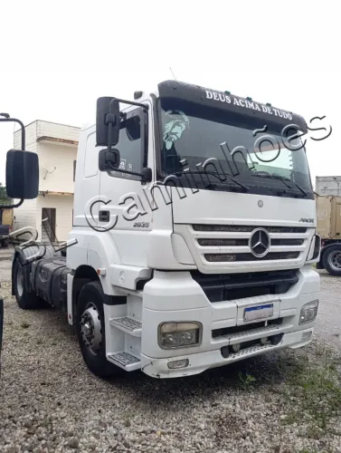 MB 2035, ano 2011, 4x2 Cabine Leito