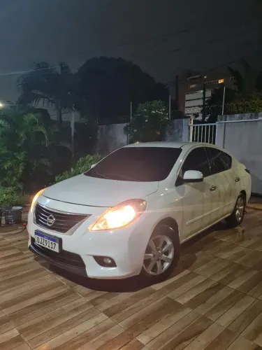 Nissan Versa SL 1.6 16V Flex Fuel 4P Mec. 2014