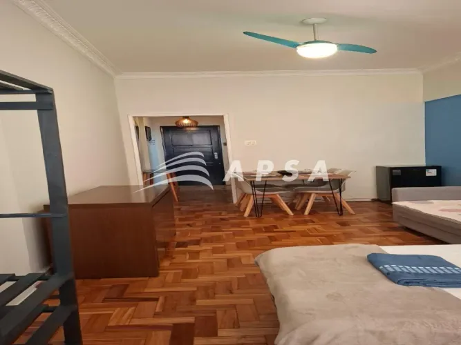 NO CORAÇÃO DO RIO DE JANEIRO, NA TRADICIONAL RUA SENADOR DANTAS, EXISTE UM APARTAMENTO PEN
