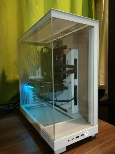 Pc Gamer - Rx 9060 Xt 16gb / 5500x3d / 16gb / Nzxt H6 Flow