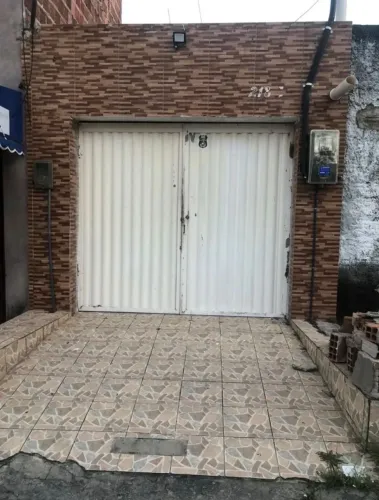 Alugo ponto comercial.