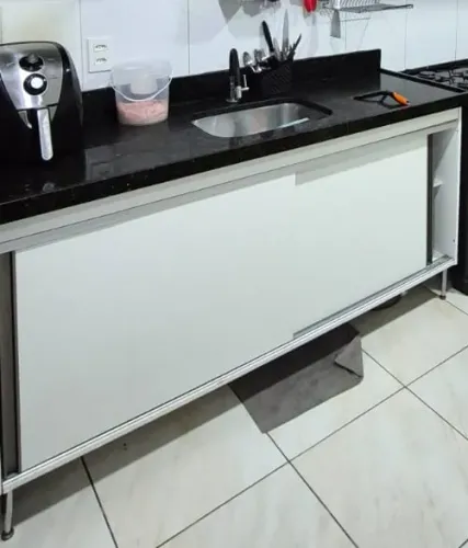 Pia Granito Preto com Armário em MDF Top