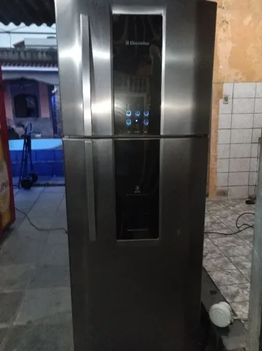 Vendo GELADEIRA Electrolux Inox