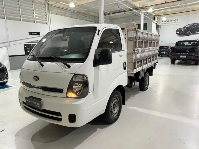 Kia Motors Bongo K-2500 2.5 4X2 TB Diesel 2016