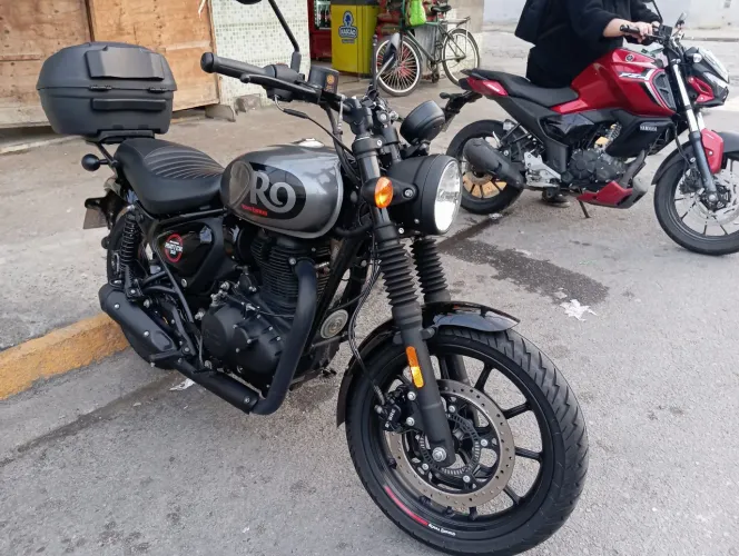 Hunter 350 2025 novíssima