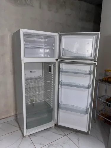 Geladeira Consul Defrost