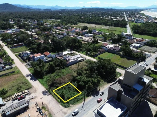 OTIMO TERRENO- LIMPO-ATERADO- APENAS 220MTRS DA PRAIA