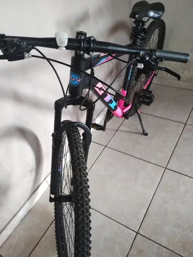 Vende-se semi nova tem documento só com o pequeno problema em uma lado da macha.