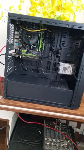 Computador escrito/estudos/jogos DDR4