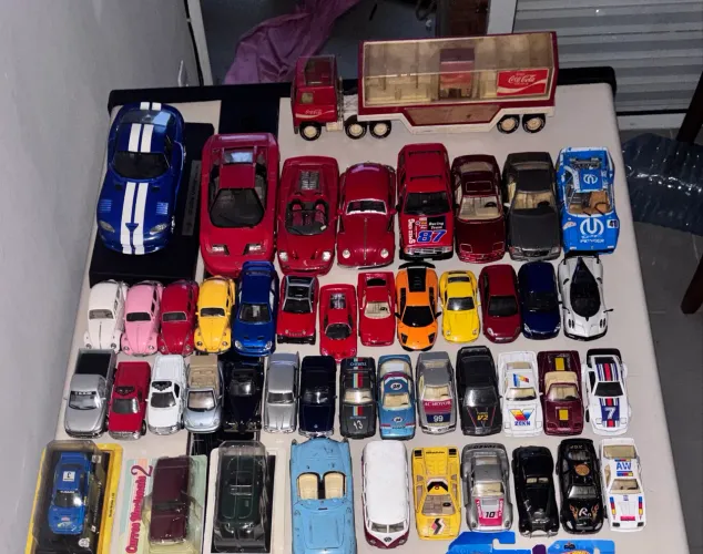 Lote de Miniaturas Colecionáveis - Diversos Modelos, Marcas e Tamanhos. ACEITO PROPOSTAS!!