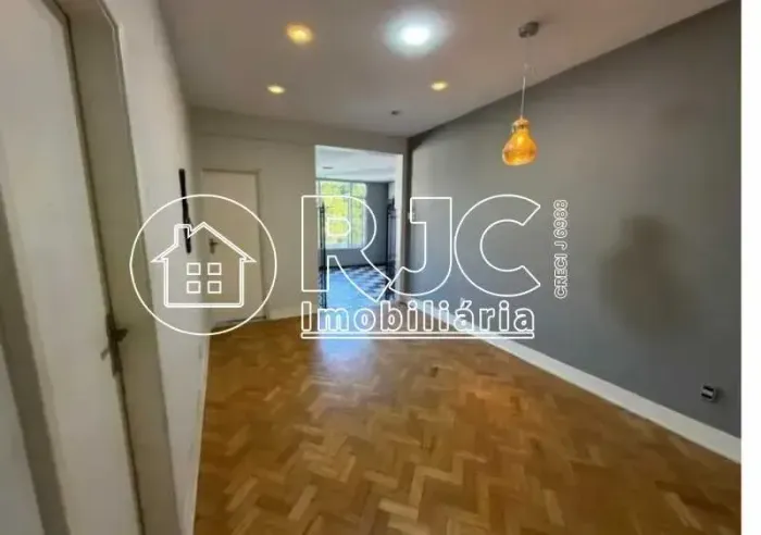 Imóvel para venda possui 71 metros quadrados com 2 quartos em Rio Comprido - Rio de Janeir