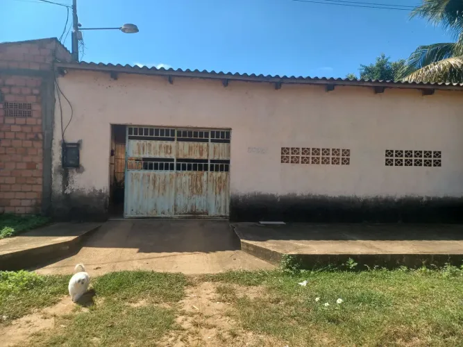 VENDO CASA DE ALVENARIA TEL: * ANTÔNIA 