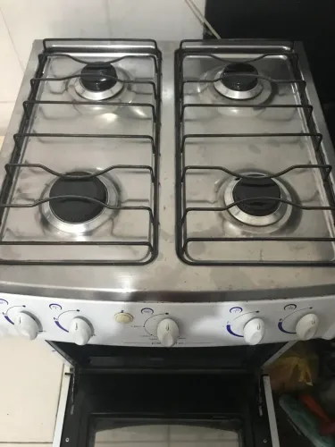 Vendo um fogão, uma geladeira e máquina de lavar