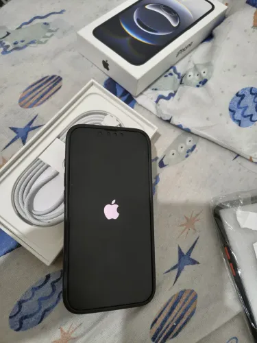 iPhone 16E 128g Novíssimo