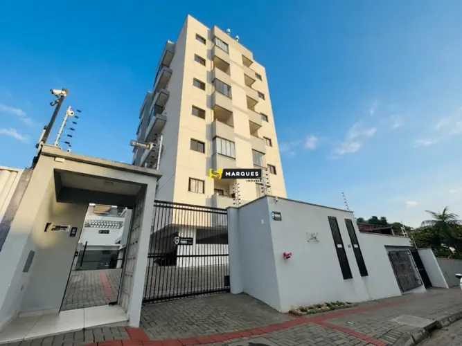 Apartamento para alugar com Salão de festas, Academia e Piscina no bairro Itaum
