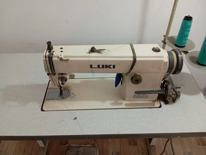Vendo Máquina de Costura Reta LUKI industrial - Usada