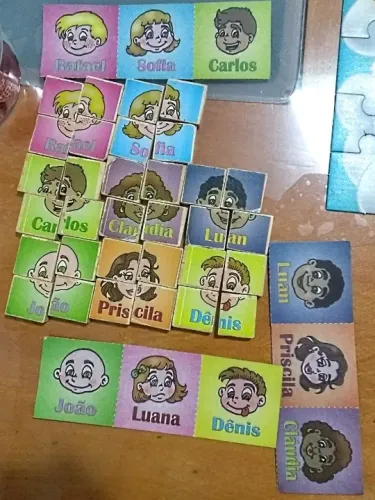 Quebra-cabeças e jogos para crianças Todos que estão nas fotos por 14 reais Meu whatsapp: 