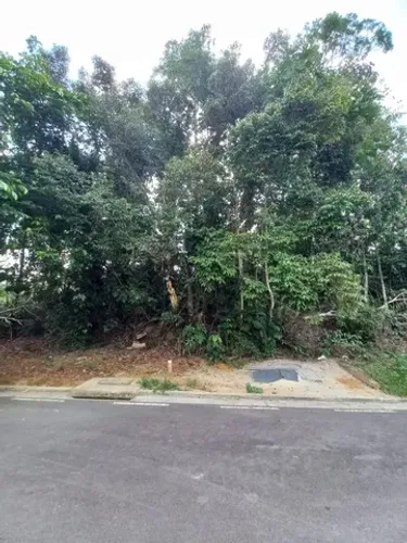 Vendo lote no Res. Villa Suíça.