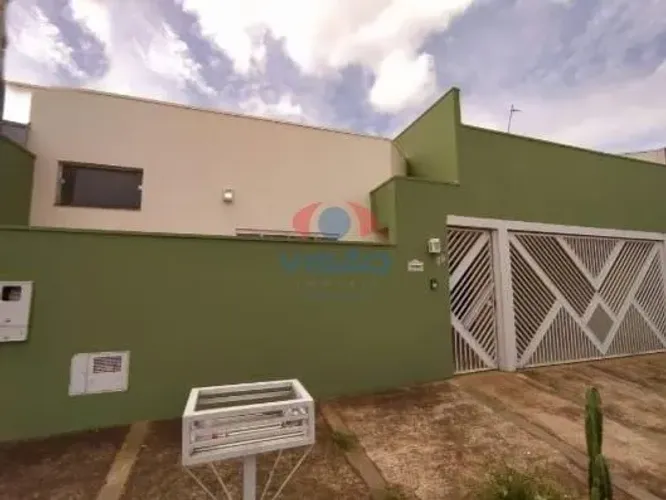 Casa à venda, 3 quartos, 1 suíte, 1 vaga, Residencial Monte Alegre - Adamantina/SP