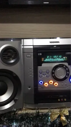 Som Toshiba barato leia descrição