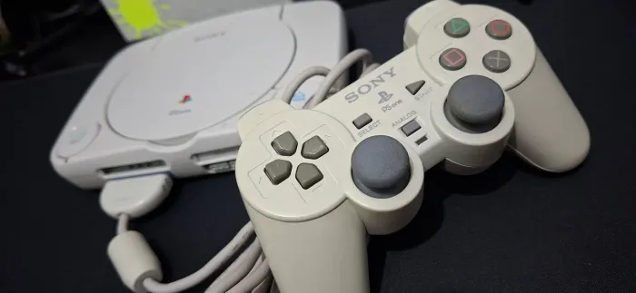 Playstation 1 / PS One - Controle Original e Branco!