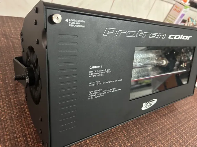 Strobo Elation Protron Color Americano Profissional Rgbw