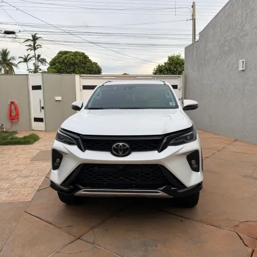 Toyota Hilux SW4 SRX Plat. 4X4 2.8 TB Die. Aut. 2024