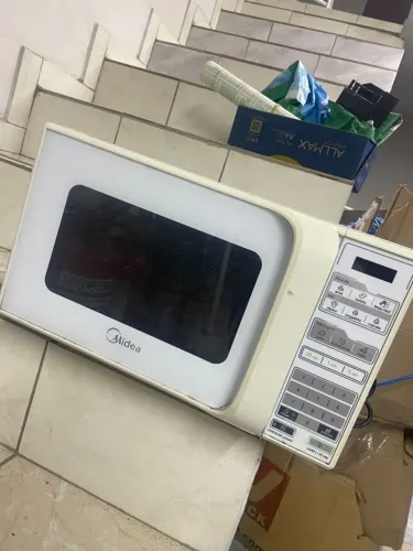 Micro-ondas Midea com Defeito