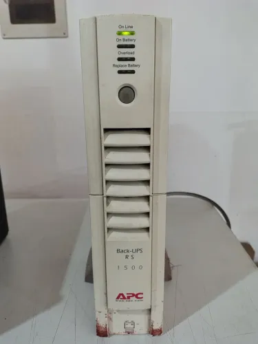 Nobreak APC 1500VA - Entrada e Saída 127v
