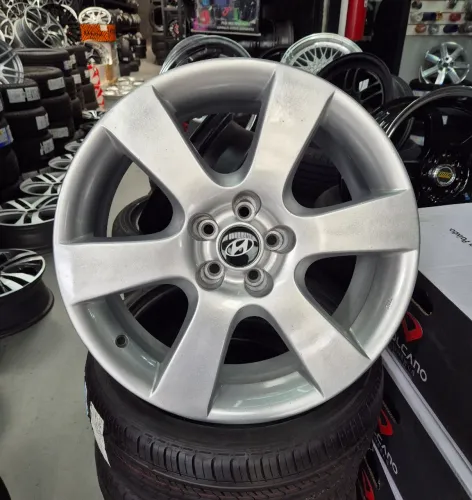 Jogo de rodas santa fe aro 18 5x100 originais
