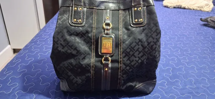 Bolsa Tommy Hilfiger Preta