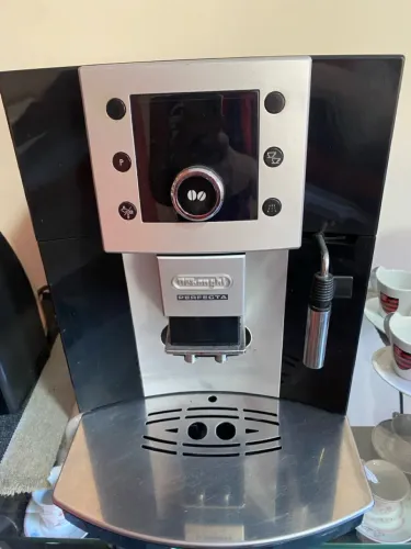 Maquina de café Expresso delonghi perfecta usada com defeito