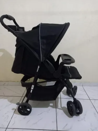 Vendo carrinho de bebê ? semi-novo 450 interessado chama no zap *.