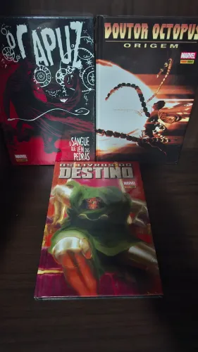 HQs Marvel: Capuz, Doutor Octopus e Livros do Destino