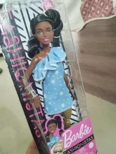 Barbie Fashionista 140 - na Caixa