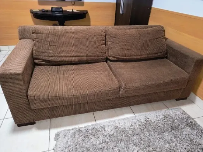 Sofá, 2 lugares, veludo/cotelê, muito espaçoso (comprado na Etna)