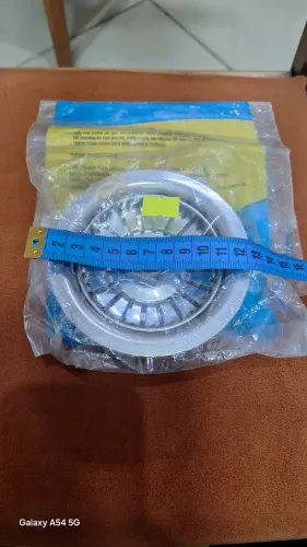 Ralo de pia grande de metal cromado 13cm diâmetro