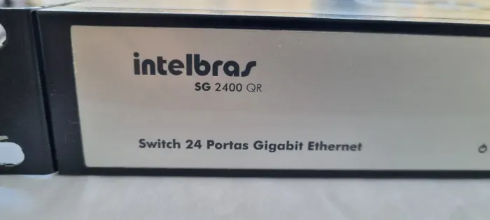 Switch Gigabit Intelbras Sg 2400 Qr 24 Portas Seminovo (Usado)